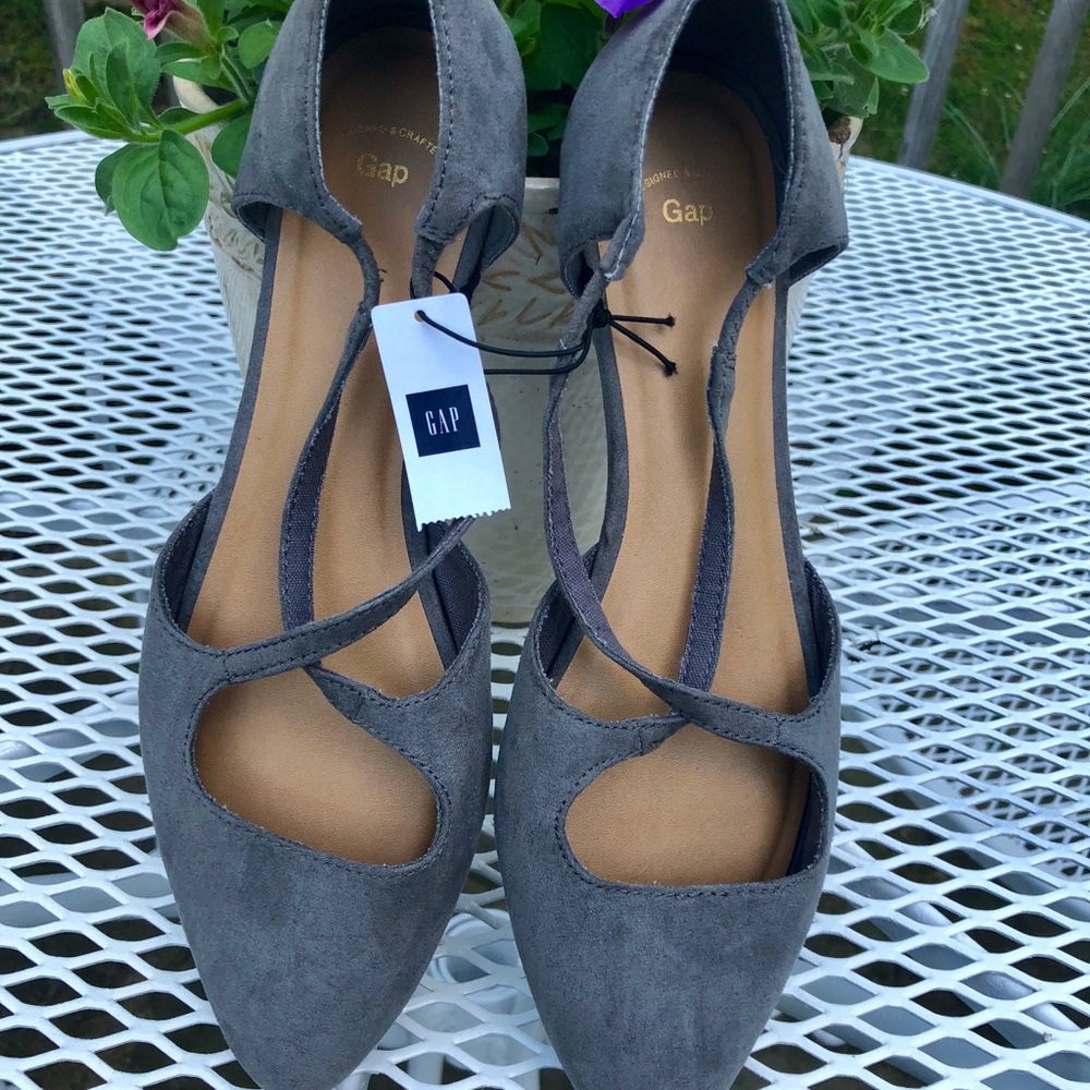 GAP brand new flats women’s sz 9